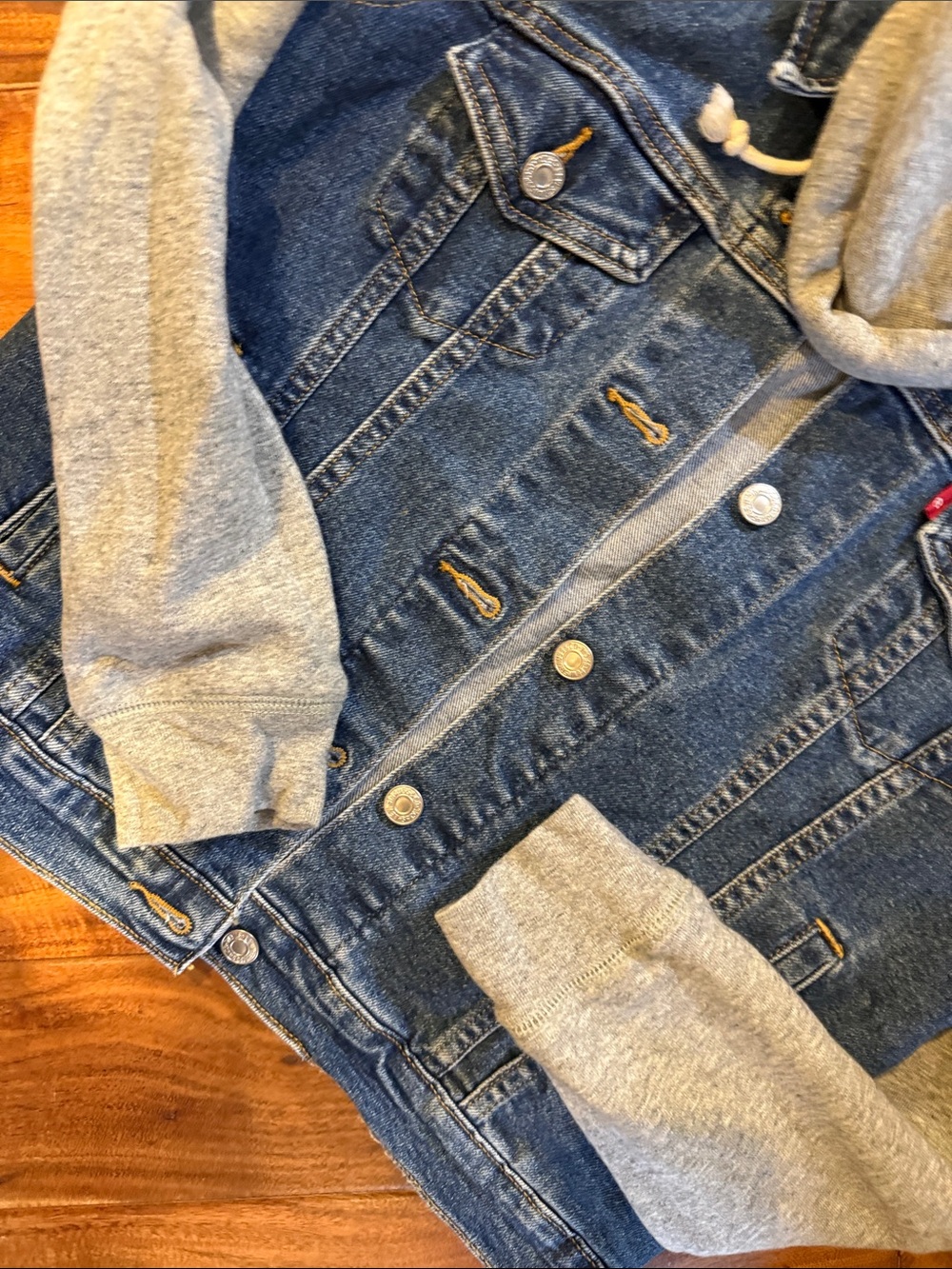 Levi's Blue Denim Jacket with Gray Hoodie Sleeves, Medium, NWOT - Picture 5 of 6
